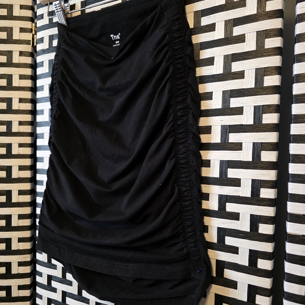 TNA by Aritzia Ruched Black Mini Skirt | Bodycon | Everyday Chic Basic 2XS - Picture 3 of 5